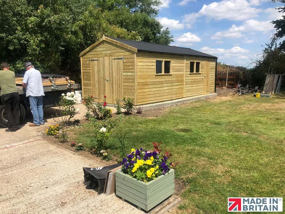 Bespoke-Timber-Workshop-in-a-garden